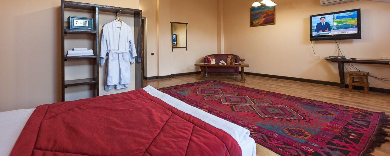 Saraishyq Hotel Almaty Ngoại thất bức ảnh