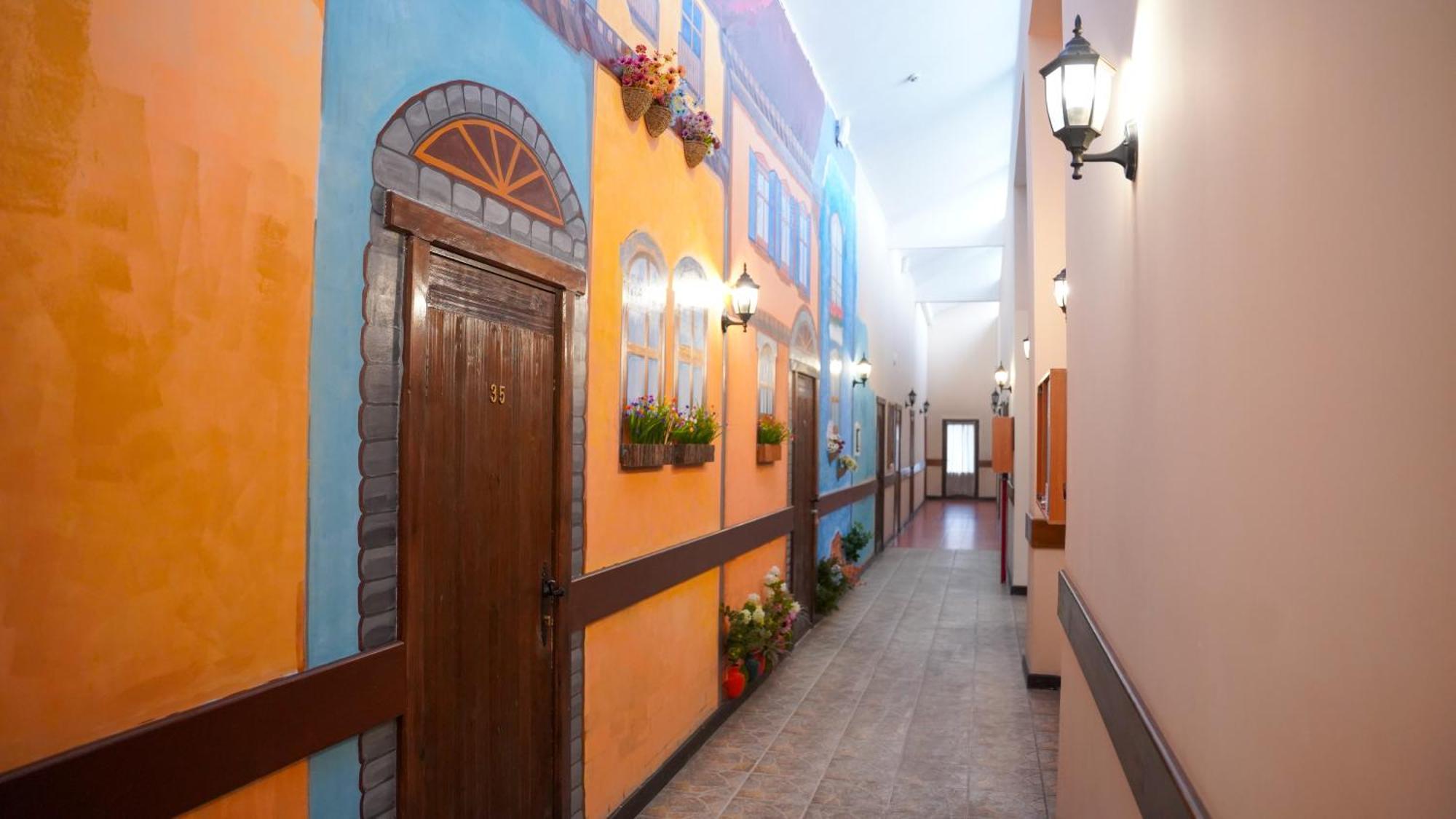 Saraishyq Hotel Almaty Ngoại thất bức ảnh