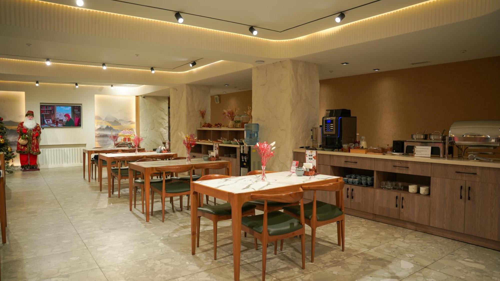 Saraishyq Hotel Almaty Ngoại thất bức ảnh