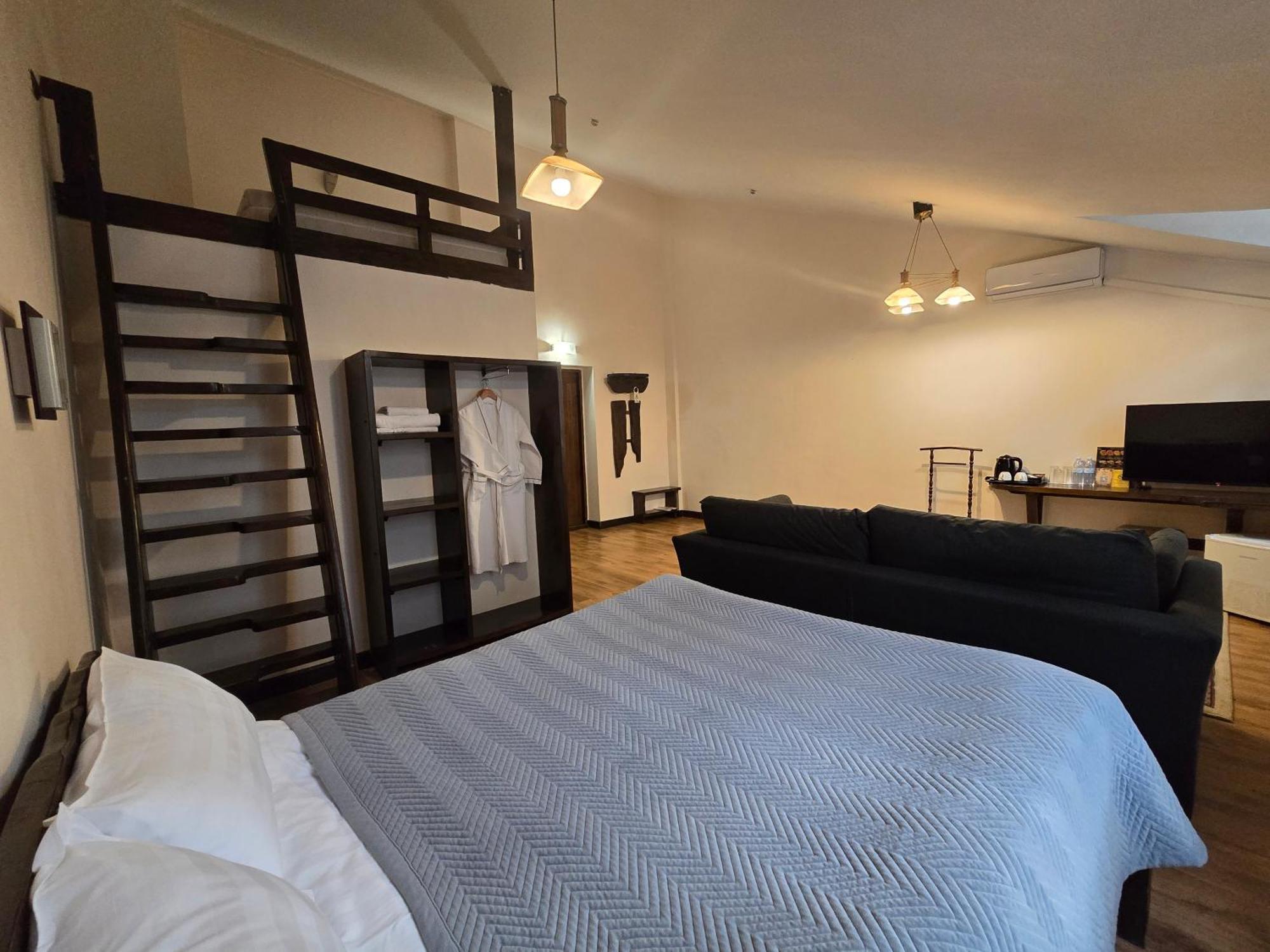 Saraishyq Hotel Almaty Ngoại thất bức ảnh