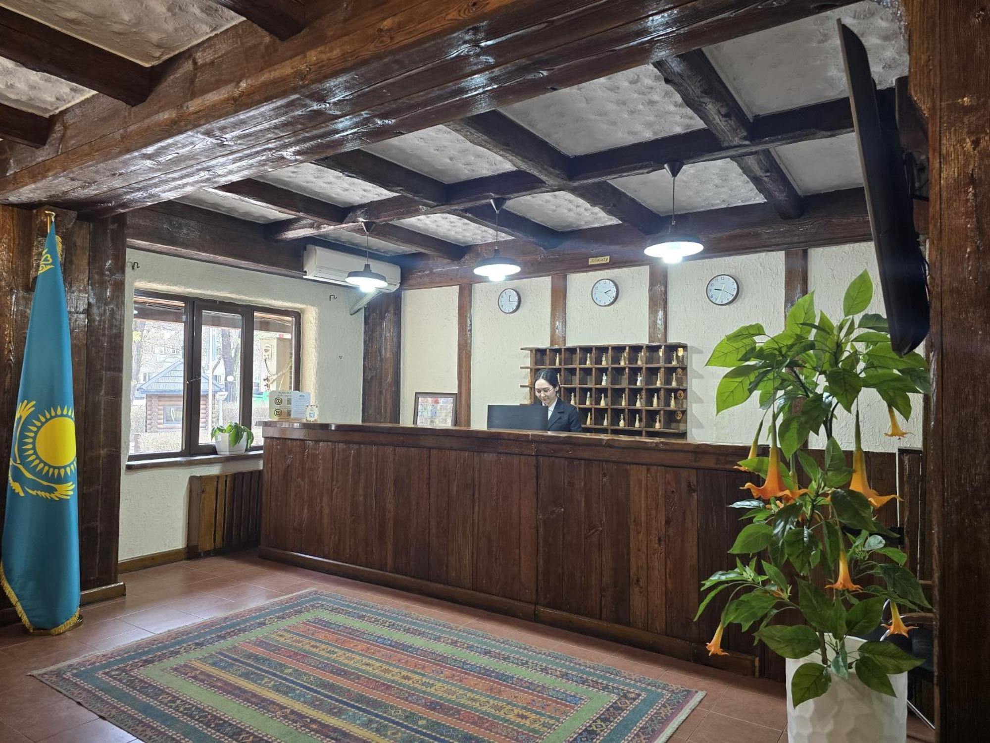 Saraishyq Hotel Almaty Ngoại thất bức ảnh