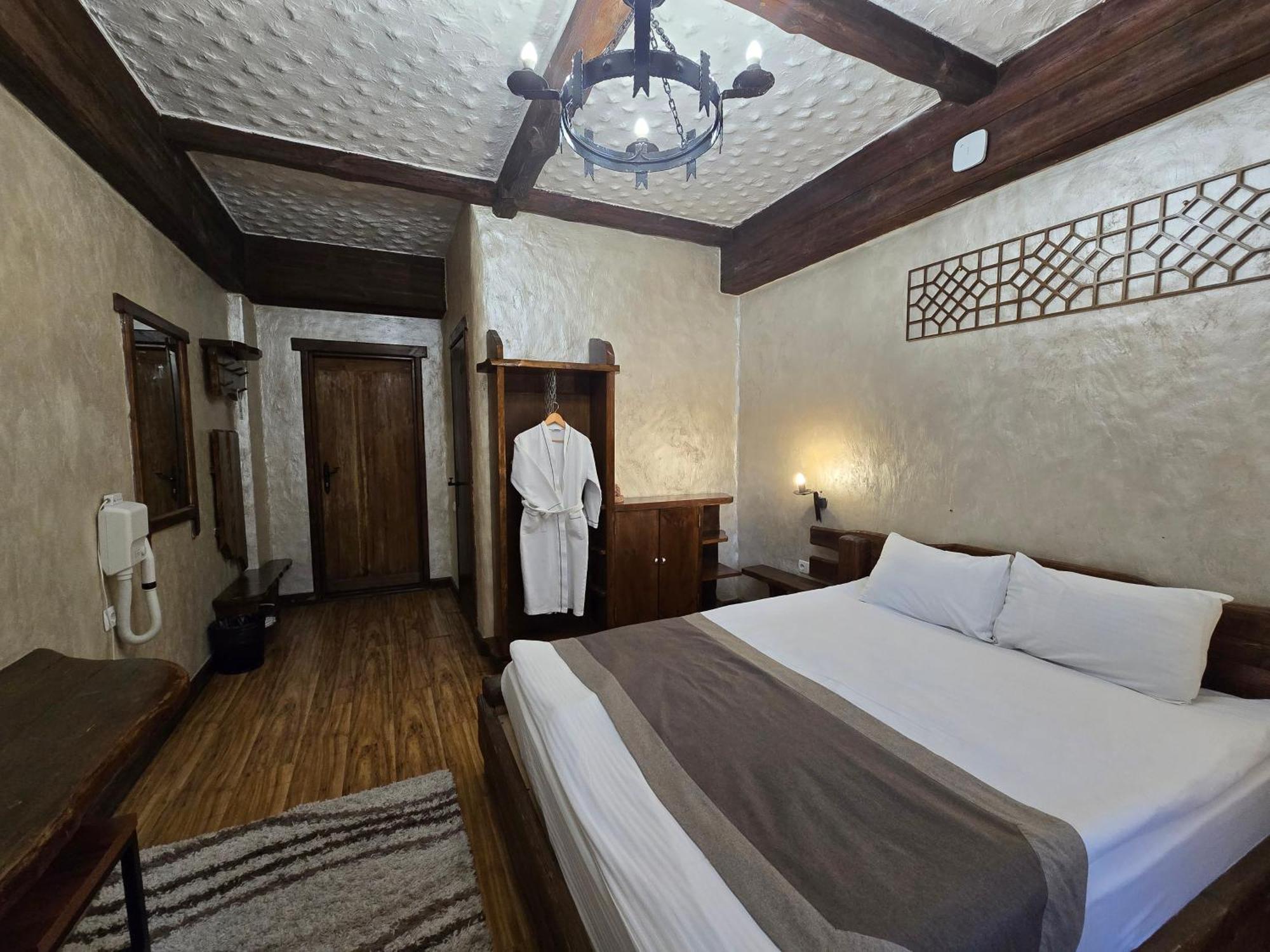 Saraishyq Hotel Almaty Ngoại thất bức ảnh