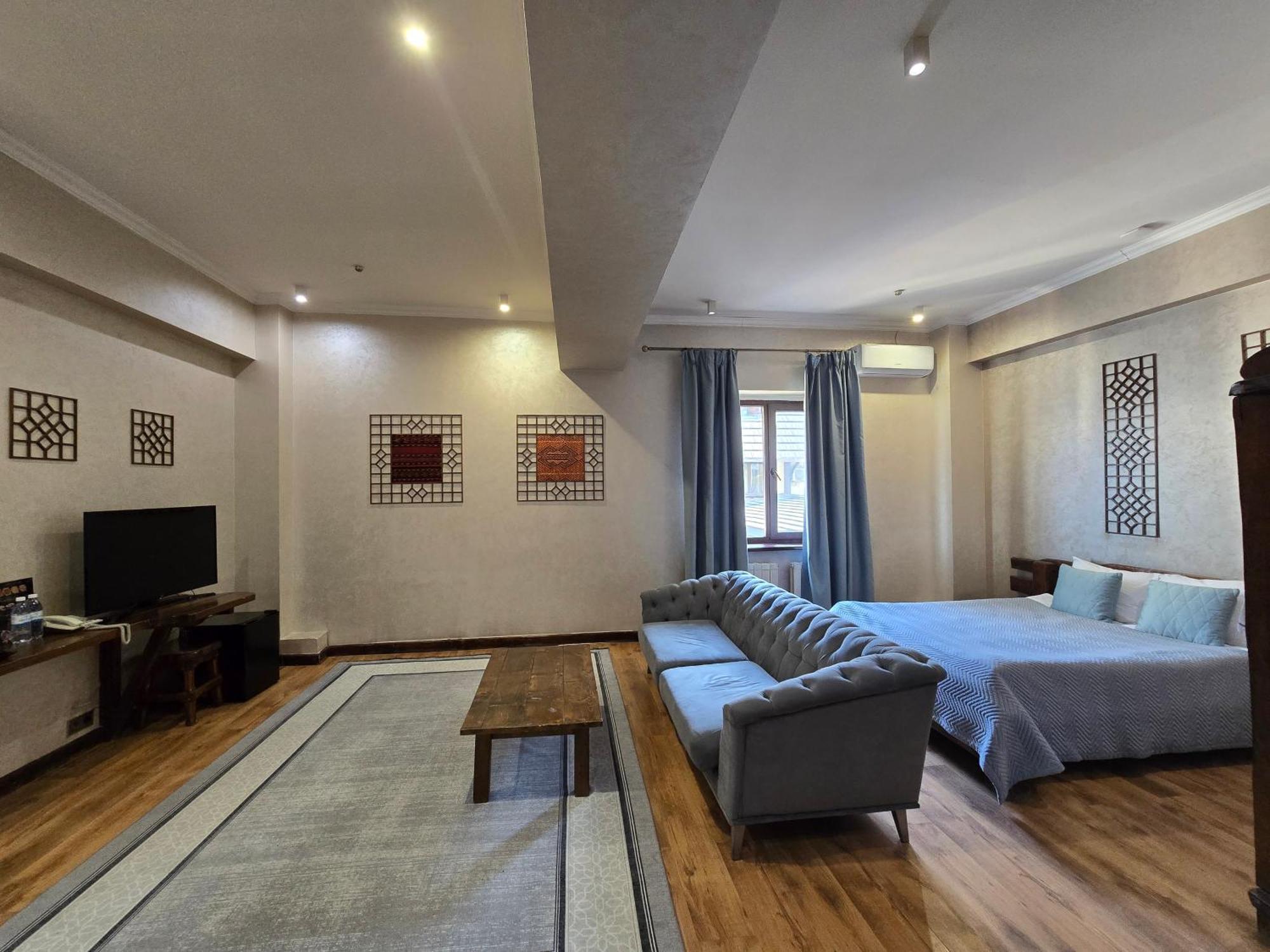 Saraishyq Hotel Almaty Ngoại thất bức ảnh