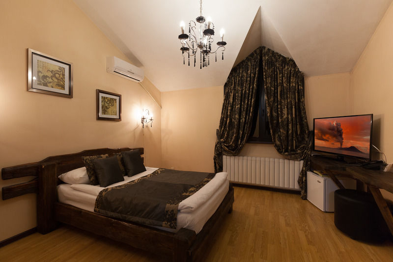 Saraishyq Hotel Almaty Ngoại thất bức ảnh